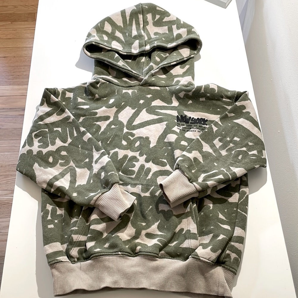 Zara Boys Size 8 Army Green New York Graffiti Hoodie